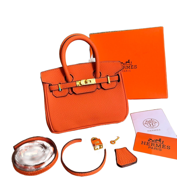 Elegant Designer Style Premium Handbag With Storage Box And Dustbag