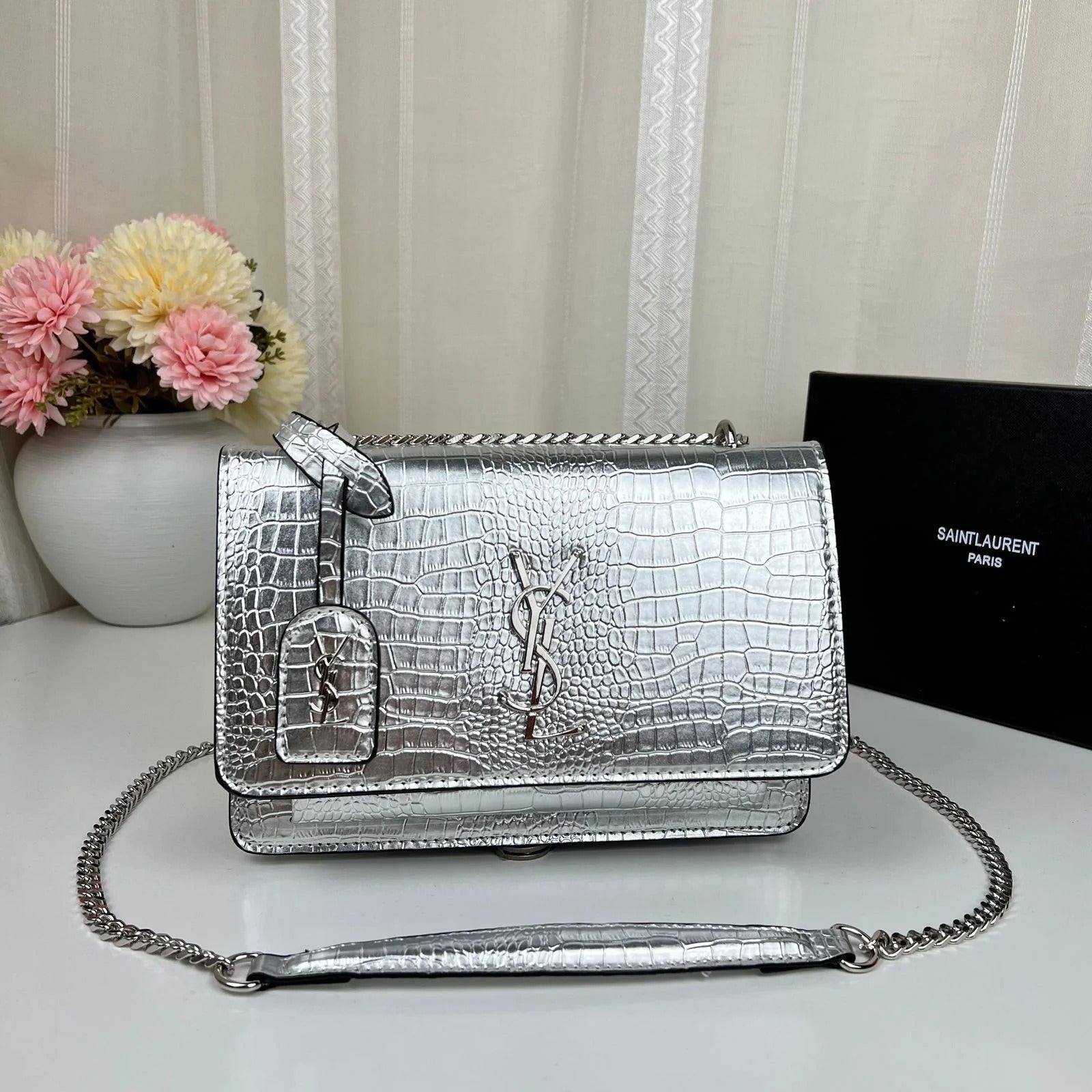 Elegant Designer Style Leather Handbag With Gold Chain Strap