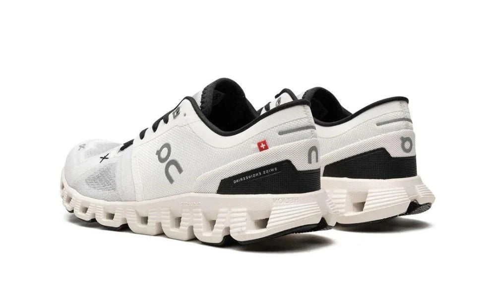 On Running Cloud X 3 Lightweight Versatile Training Shoes