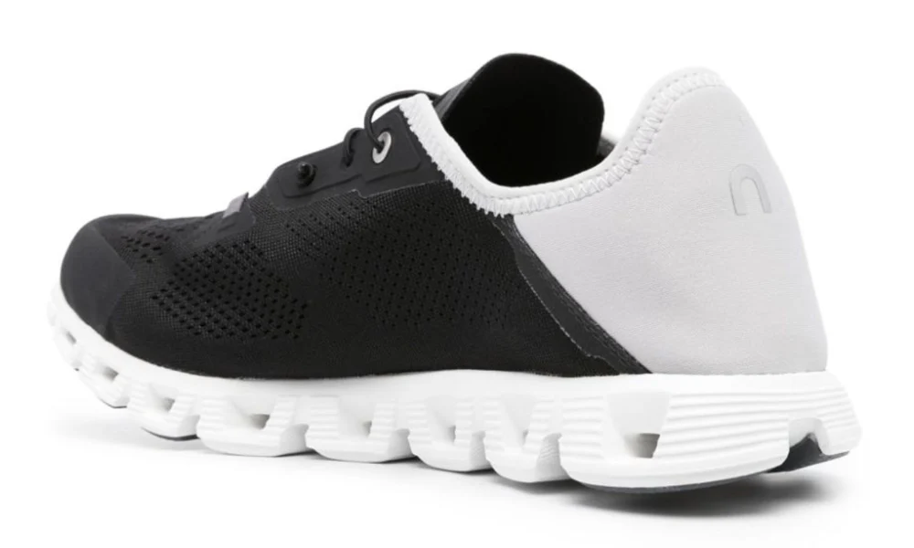 On Cloud 5 Coast Black Light Grey Lightweight Walking Shoes